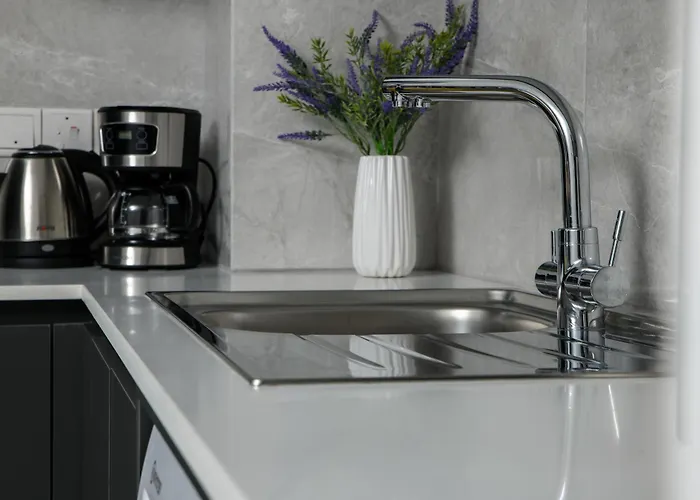 Sunny 1-bedroom - Staysbydais לרנקה