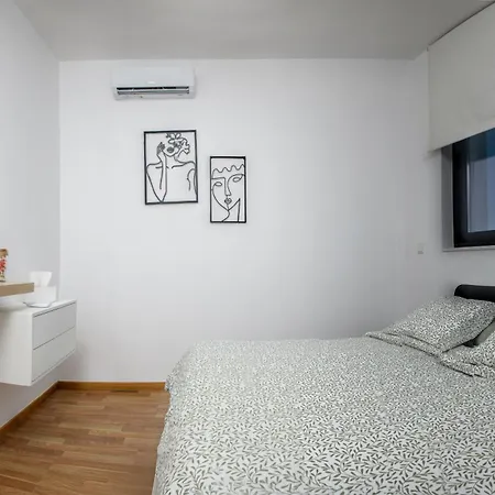Apartman Sunny 1-bedroom - Staysbydais
