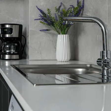 Sunny 1-bedroom - Staysbydais Lárnaka