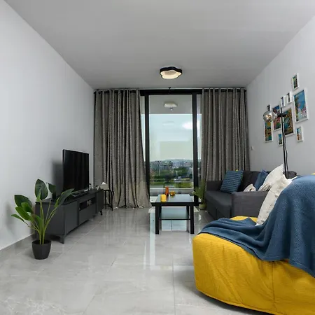 Sunny 1-bedroom - Staysbydais Lejlighed Larnaca